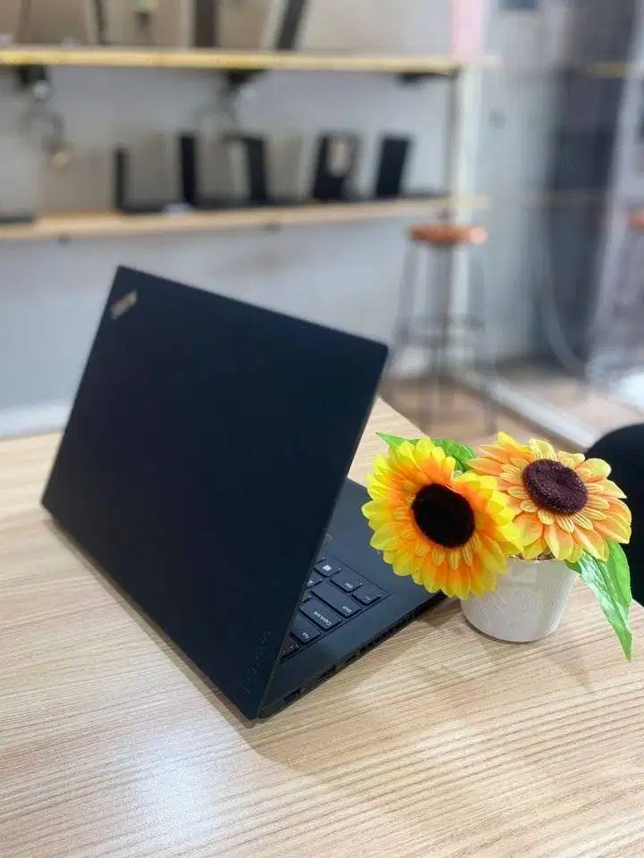 Laptop Bekas Murah Lenovo Thinkpad Gen 8 Unit Like New Baterai Awet