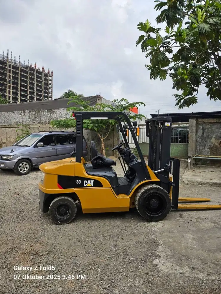 Forklift Caterpillar 3 Ton,Manual,Tiang 3 Meter,Mesin S4S,Tahun 2018