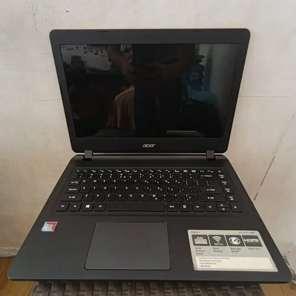 JUAL LAPTOP ACER ASPRIRE A314-41 AMD A4-9120e RAM4GB,SSD128+HDD320GB