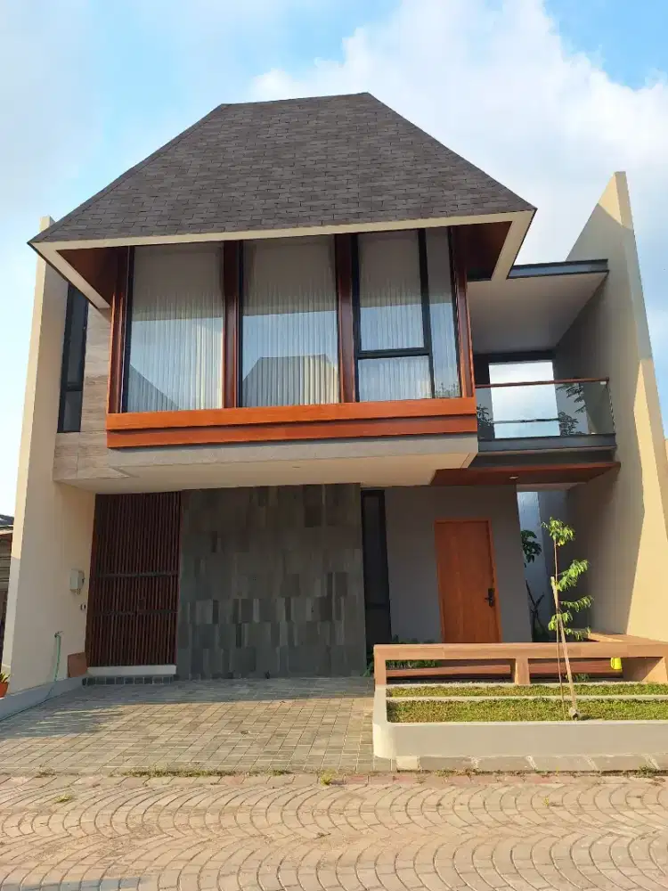 RUMAH CANTIK MEWAH JOGJA DALAM PERUMAHAN JL.JOGJA SOLO HOTEL SHERATON