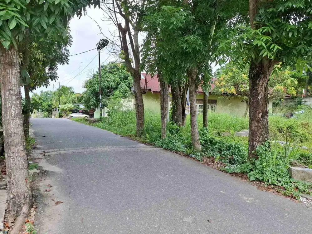Tanah tepi aspal Daerah Jl Harapan Raya jl Kamboja SHM