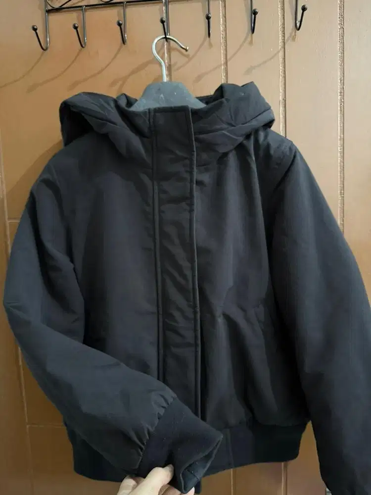 Uniqlo Utility Crop Boomber Jacket Black/Hitam LD 100