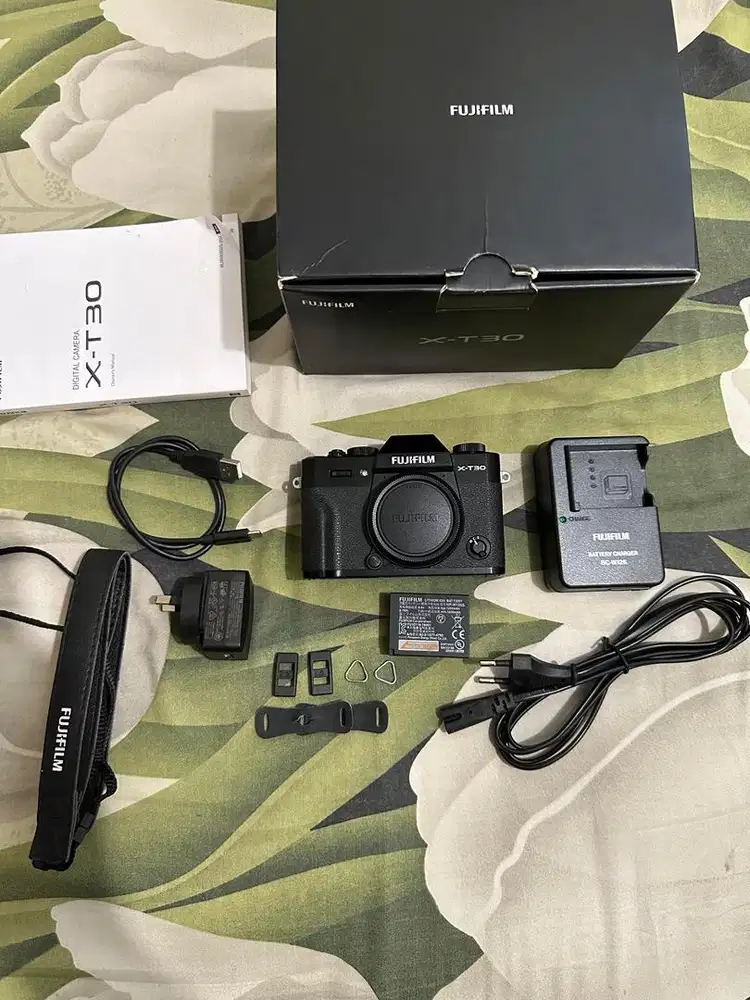 Kamera Fujifilm XT30 Body Only Fullset Mulus Fullset
