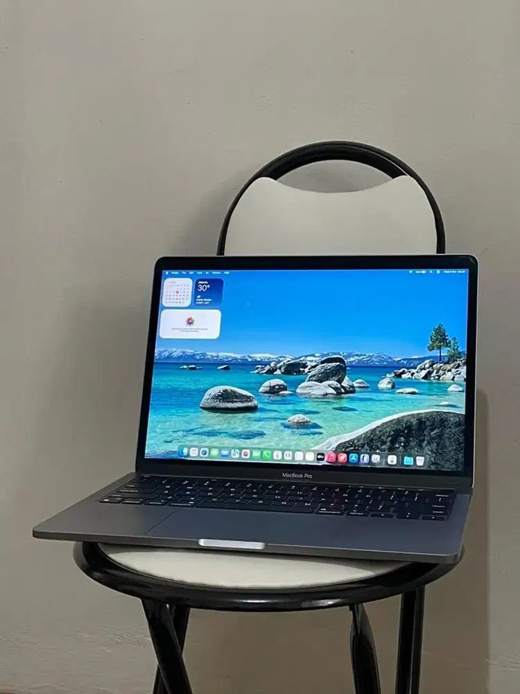 MacBook Pro 2020 M1 13 inch 8/256