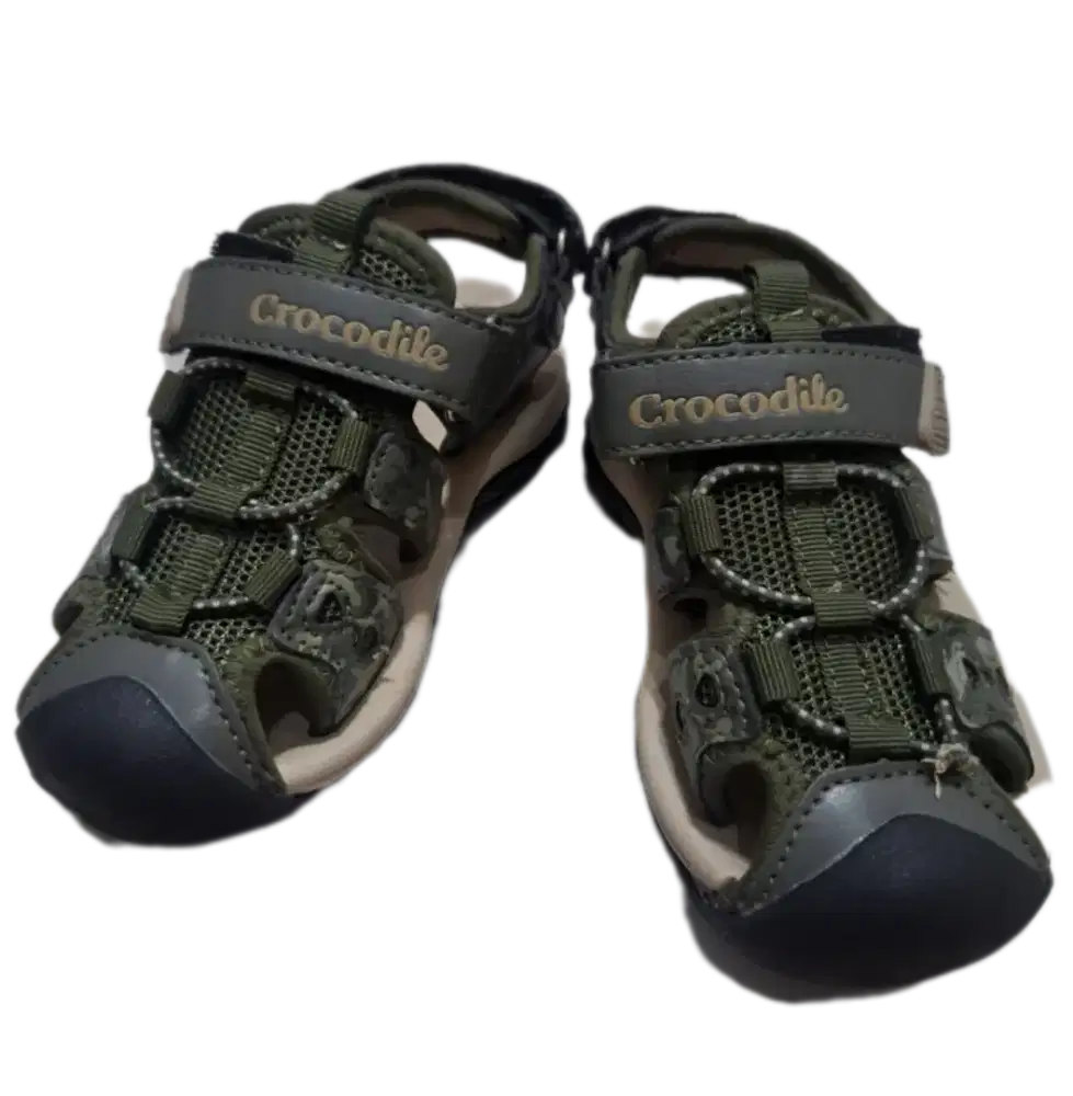 Sepatu anak laki-laki second