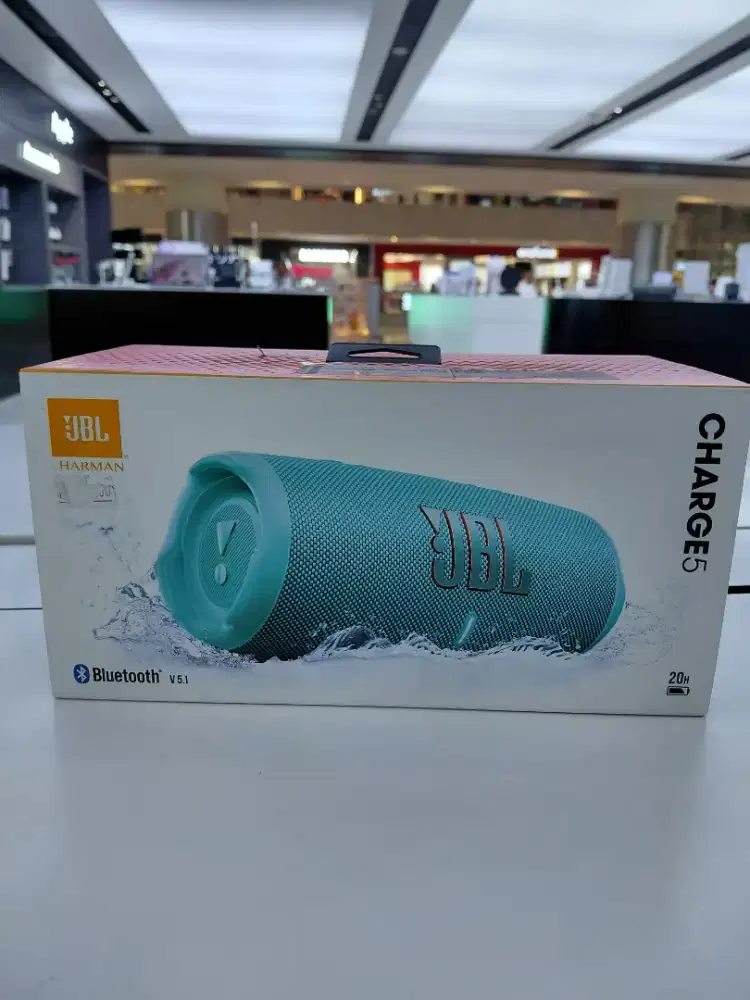 JBL CHARGE 5 RED GREEN BLACK