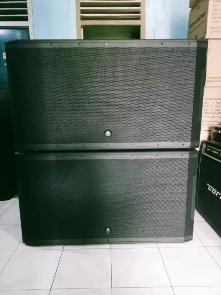 SUBWOOFER AKTIF 18 INC MACKIE SRM2850