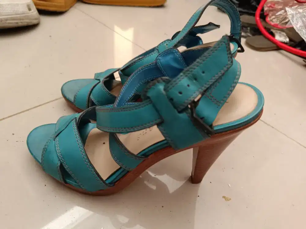 RIVER ISLAND ORIGINAL BLUE CHUNKY HEEL like new
