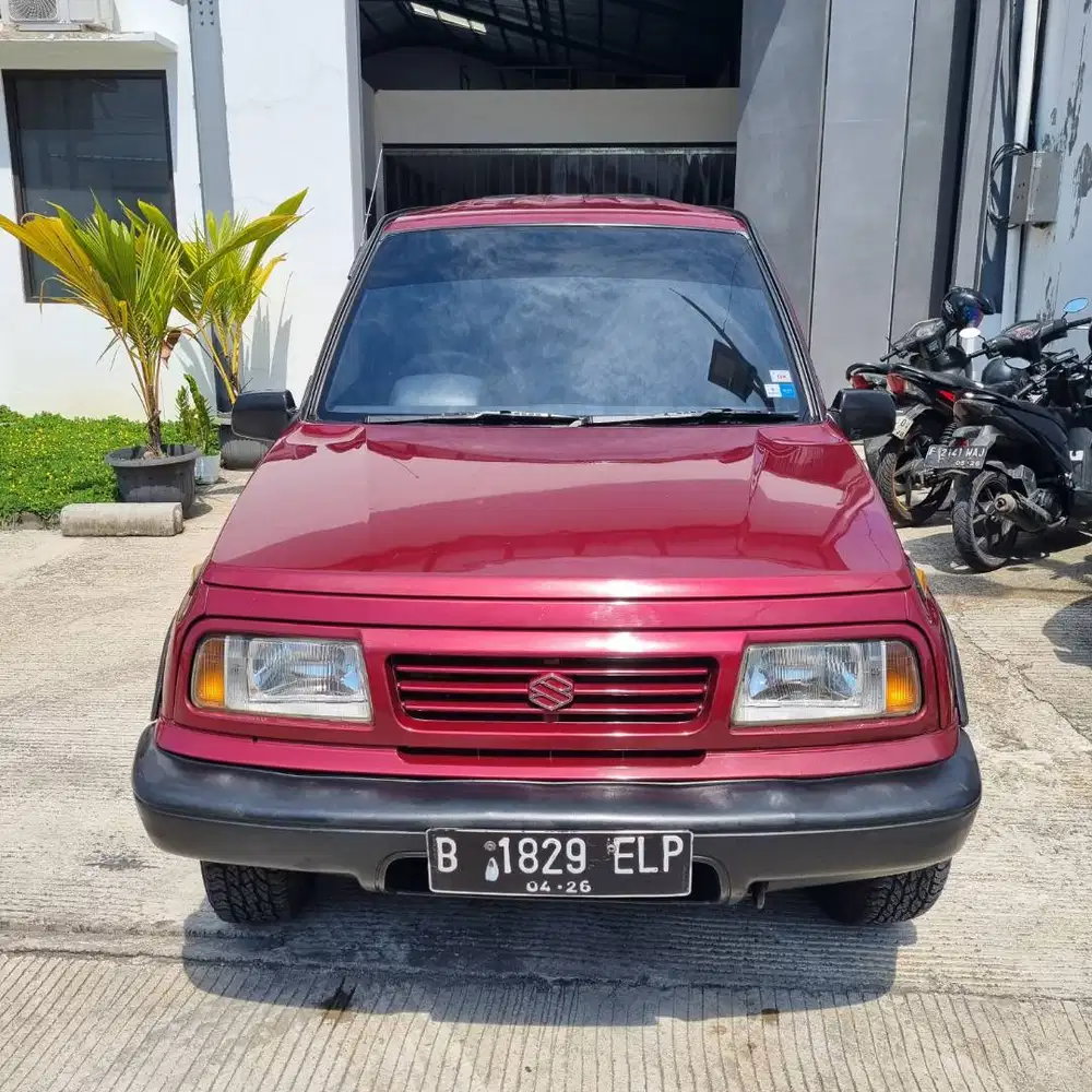 Suzuki Escudo 1996 Merah Original 98% KM 70rb – Mulus & Terawat Plat B