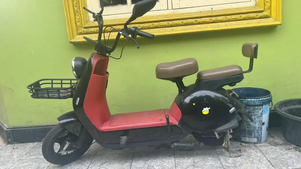 SEPEDA LISTRIK UWINFLY MODEL RF7