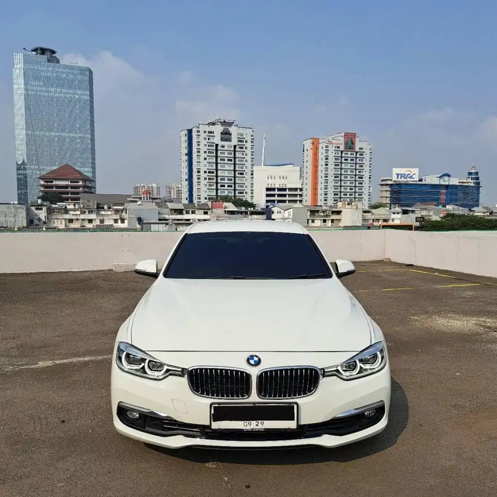 [ Nik 18 ] BMW 320i / 320 F30 Luxury 2018 Putih