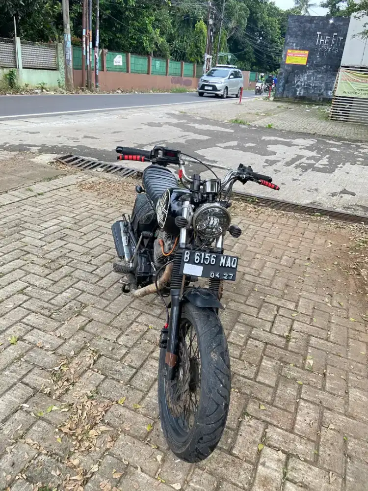 Dijual Honda Megapro custom tahun 2004 surat lengkap