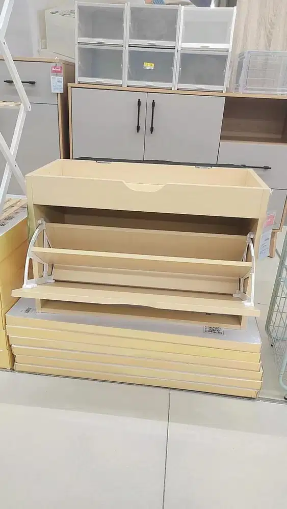 RAK SEPATU BENCH