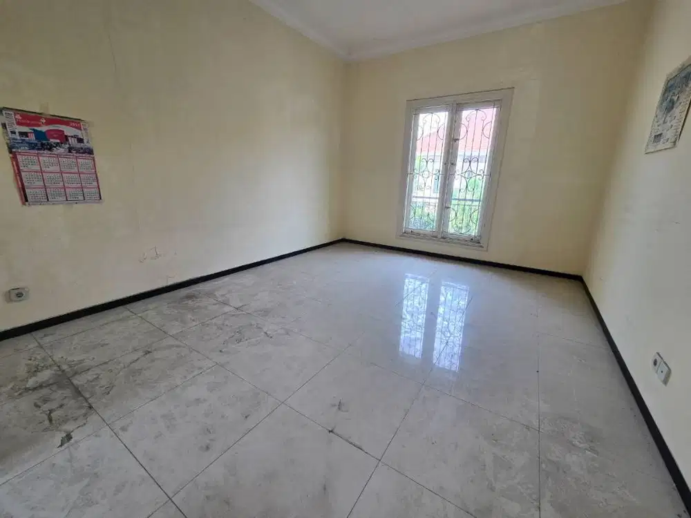 Rumah Regency 21  STRATEGIS MINIMALIS, garasi, carport akses pembantu