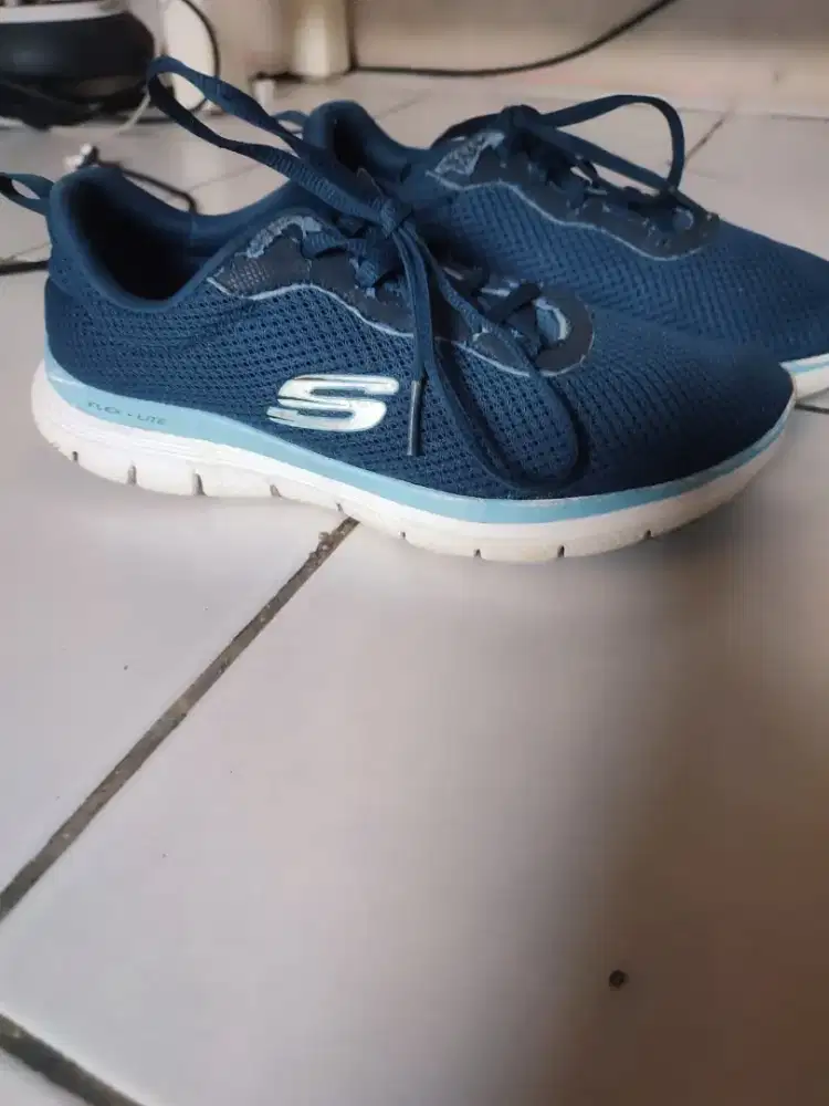 Jual aja sepatu Skechers