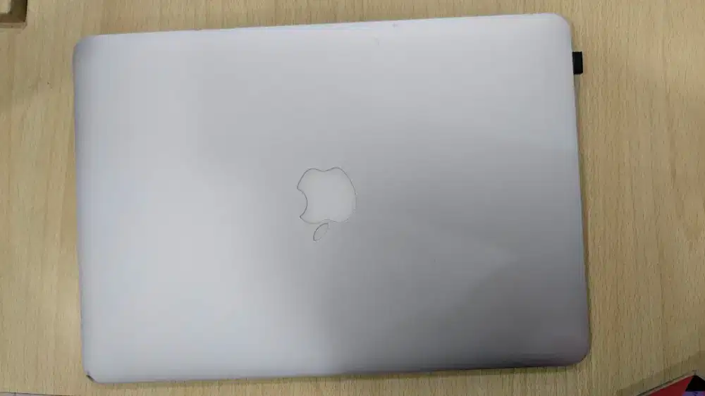 Macbook Air 2017 8/256 core i5