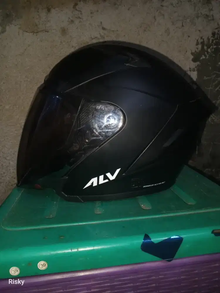 Helm ALV hitam doff