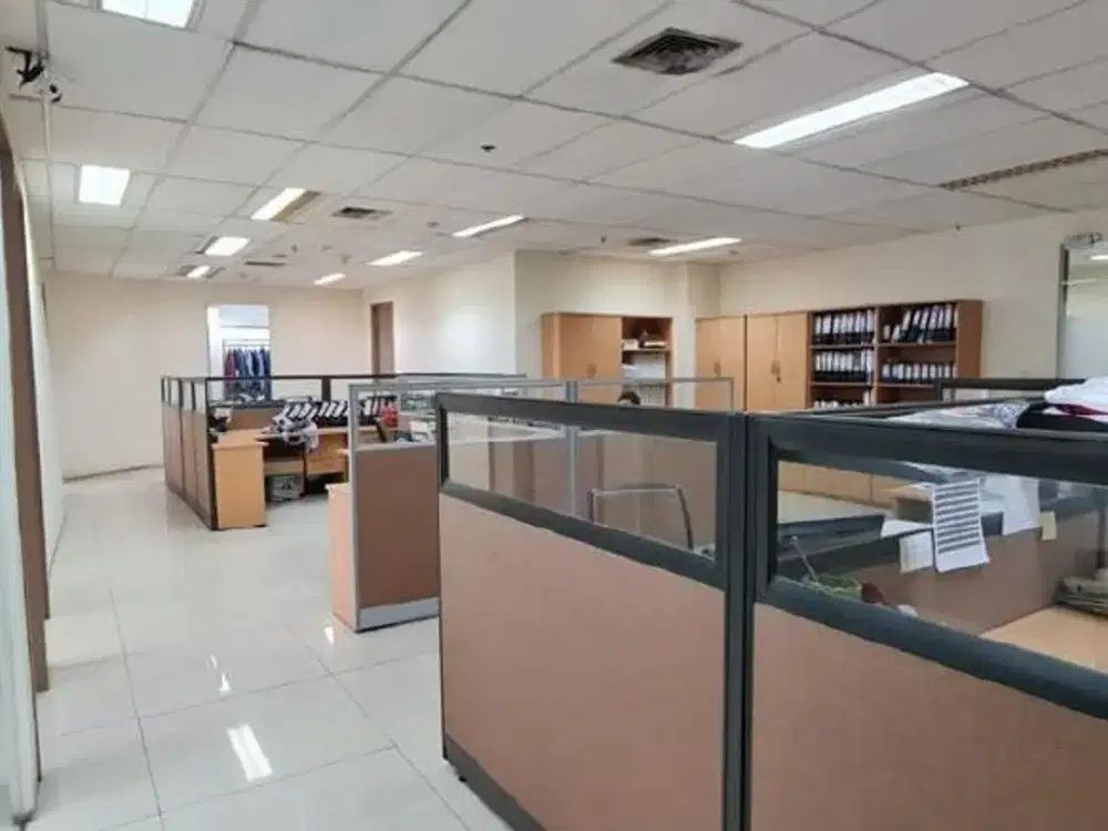 Office Space at Menara Era jl Senen Raya uk 351m2 Jakarta Pusat