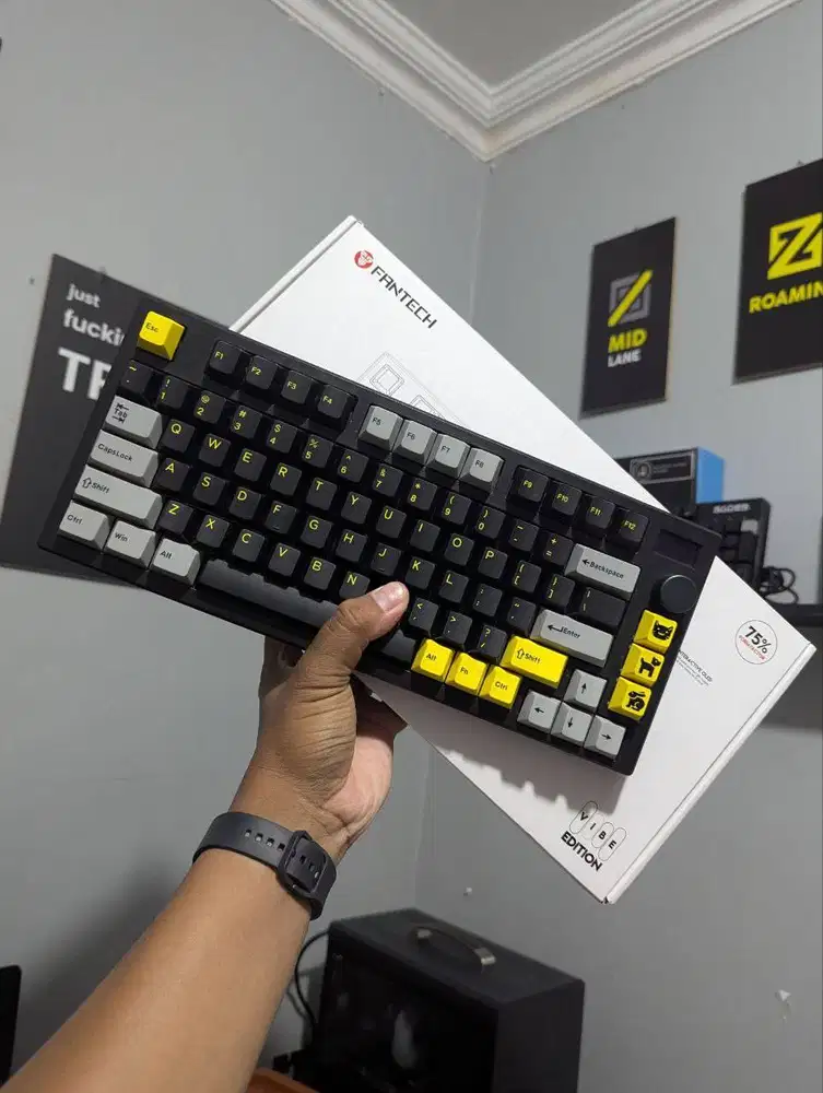 MechanicaL Keyboard Fantech Maxfit 81 + Keycaps