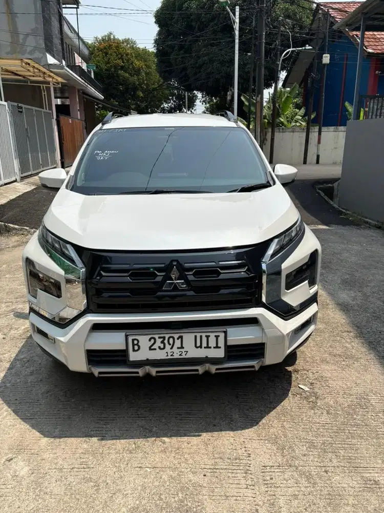 For sale all new Xpander cross premium package 1.5 AT putih low Km
