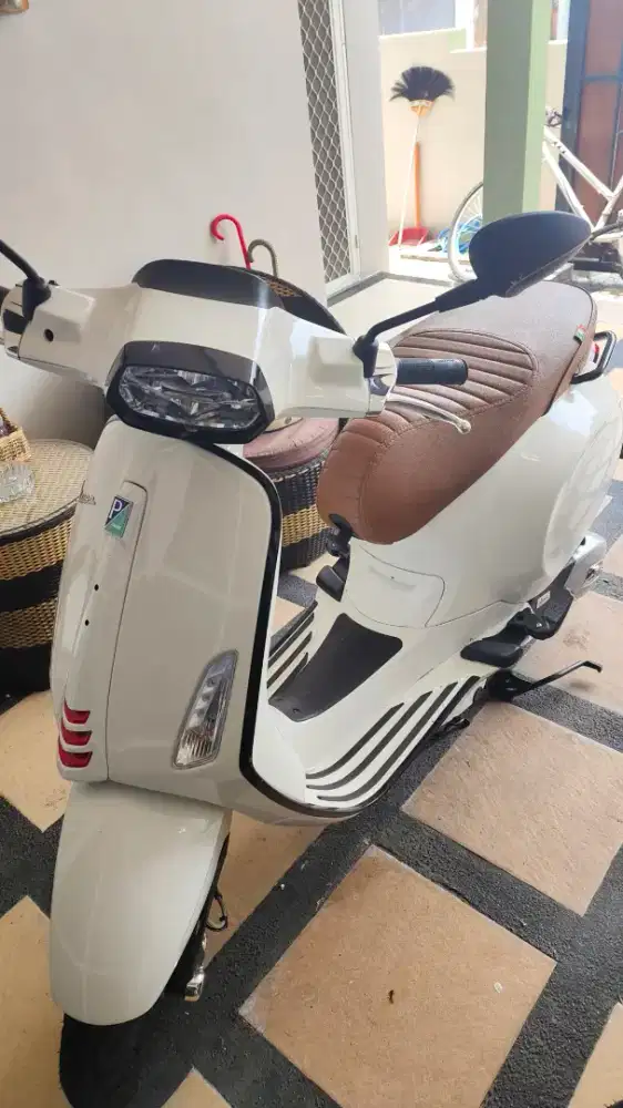 Vespa sprint 2024 asli N malang tgn 1 low km