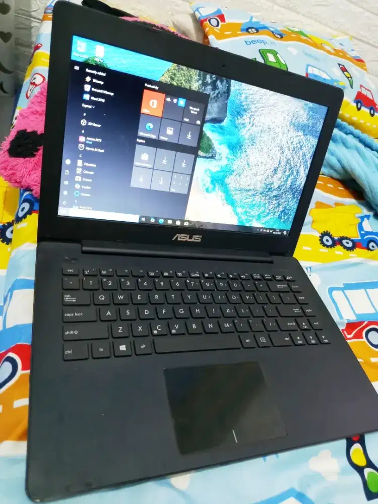 Laptop Asus X453M Ram 8gb/500gb  .batre awet . Murah