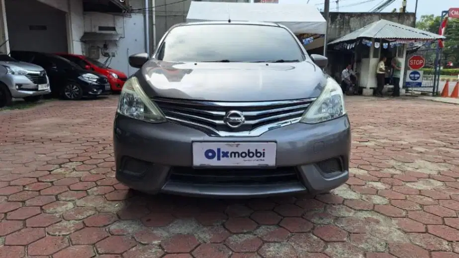 Proses Mudah, Dp Murah Nissan Grand livina 1.5 SV Bensin-AT 2015 Abu