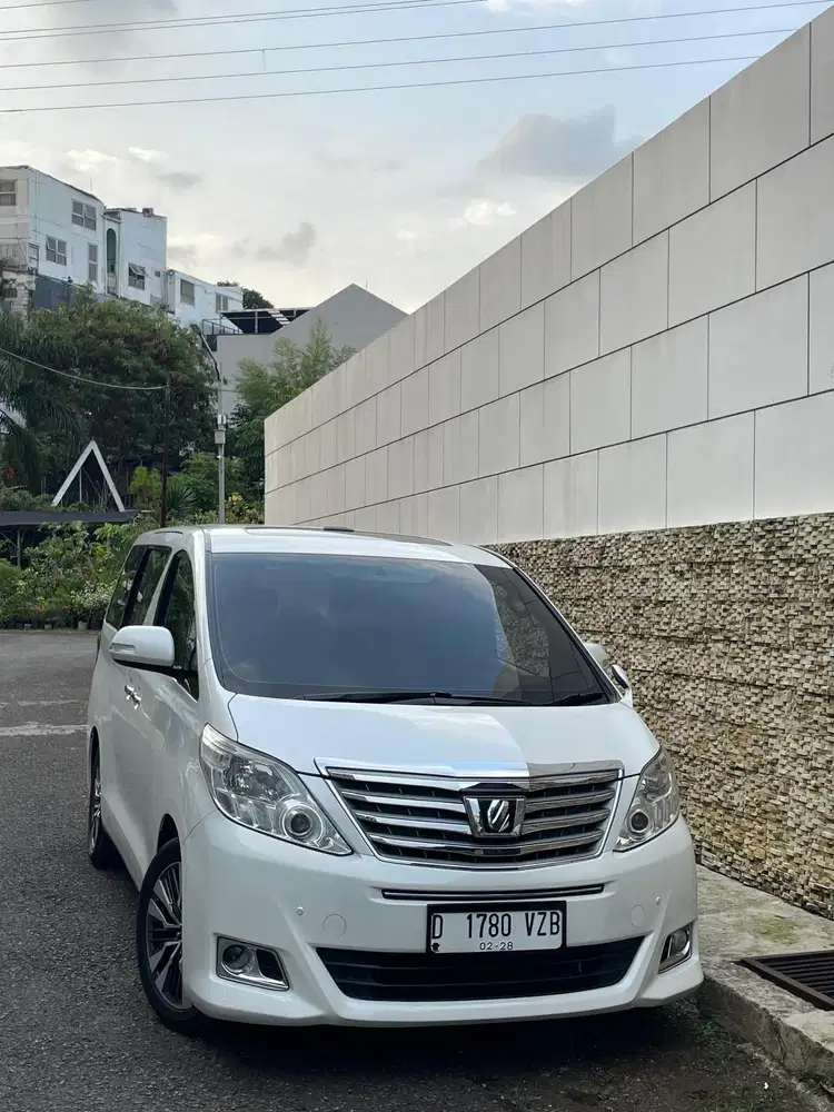 Toyota Alphard 2013 Bensin