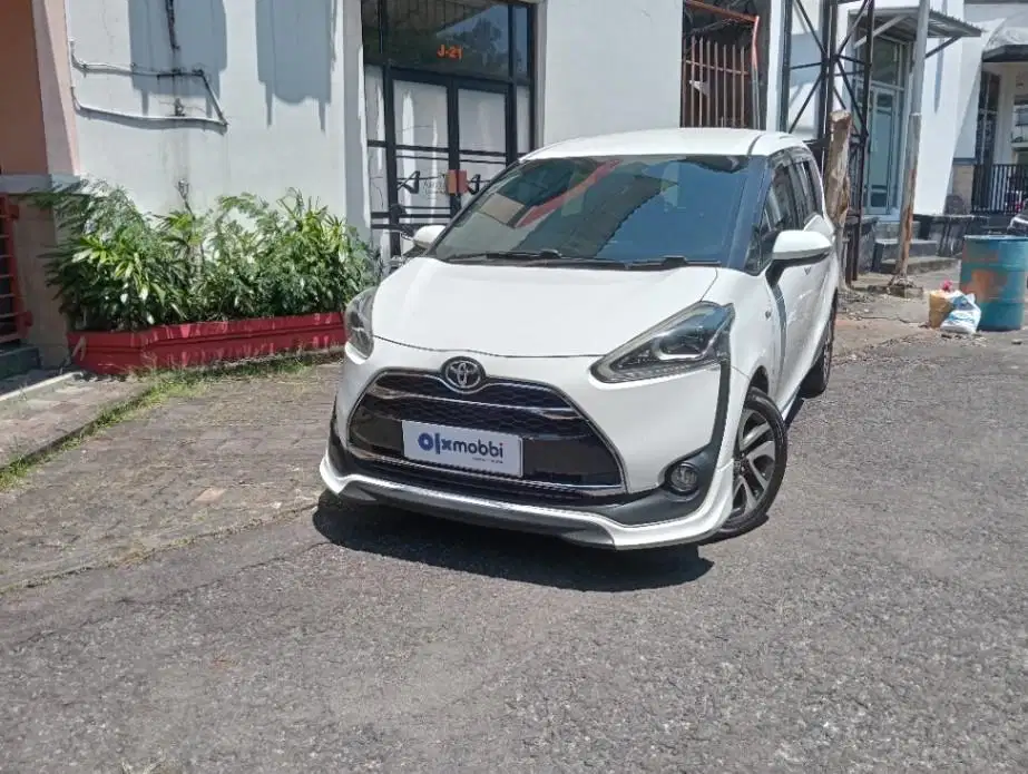 Like New - TOYOTA SIENTA 1.5 Q BENSIN A/T 2017 PUTIH