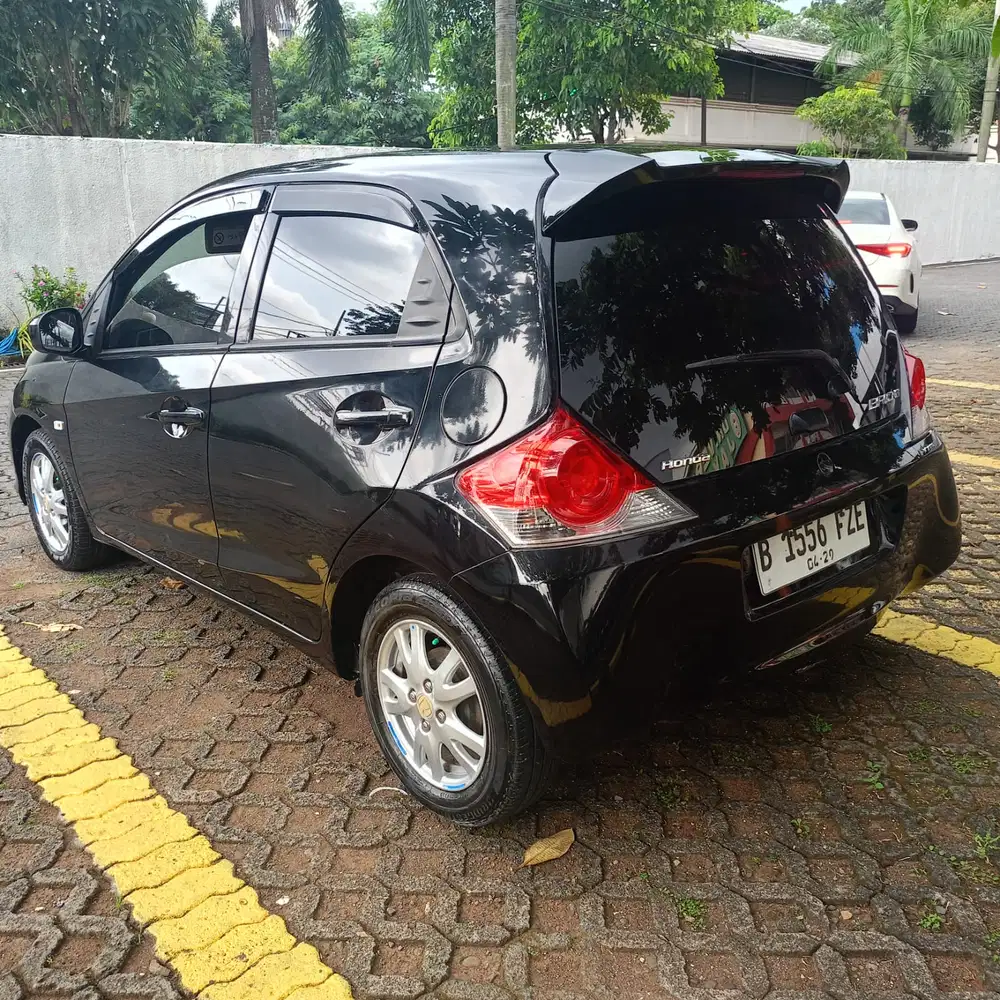 BRIO E MT 2016 HITAM DP2JUTA