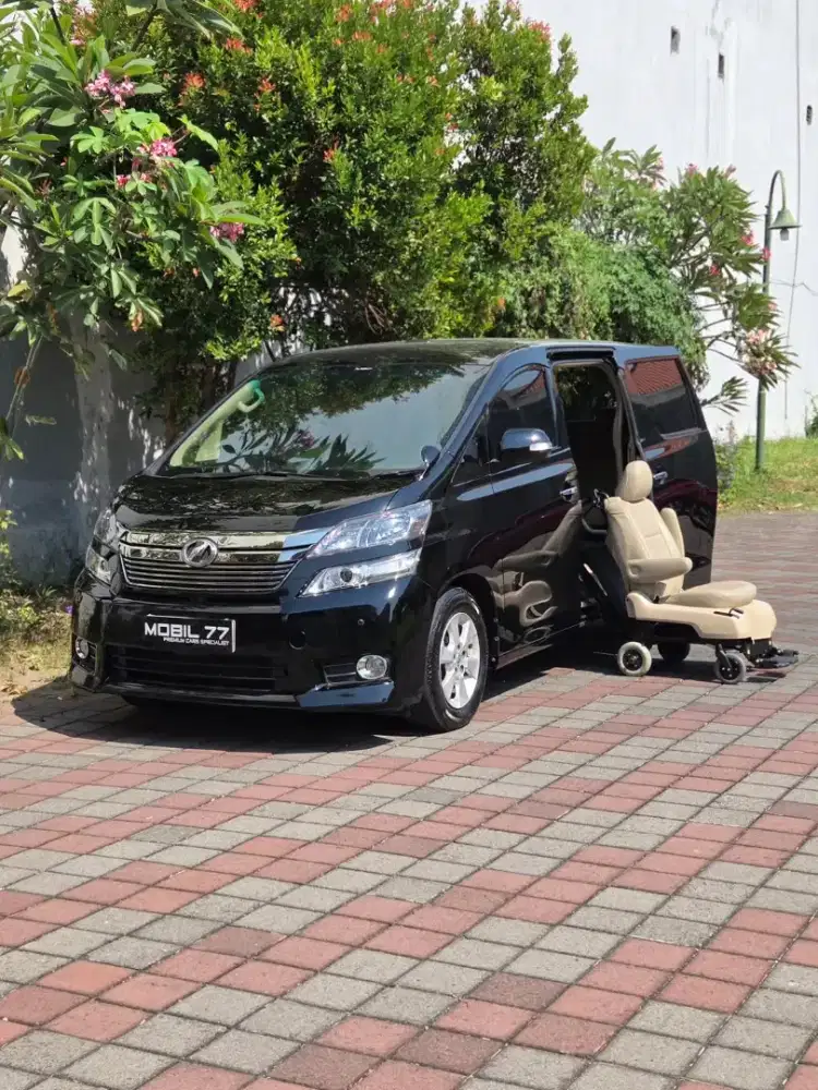 TOYOTA VELLFIRE 2.4 WELCAB KURSI RODA 2013 odo 15RB ASLI