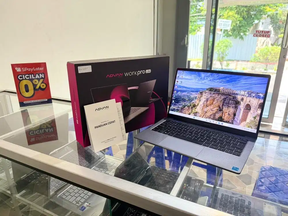 CORE I3-12208 SSD 512 GB RAM 8 GB FULSET GARANSI