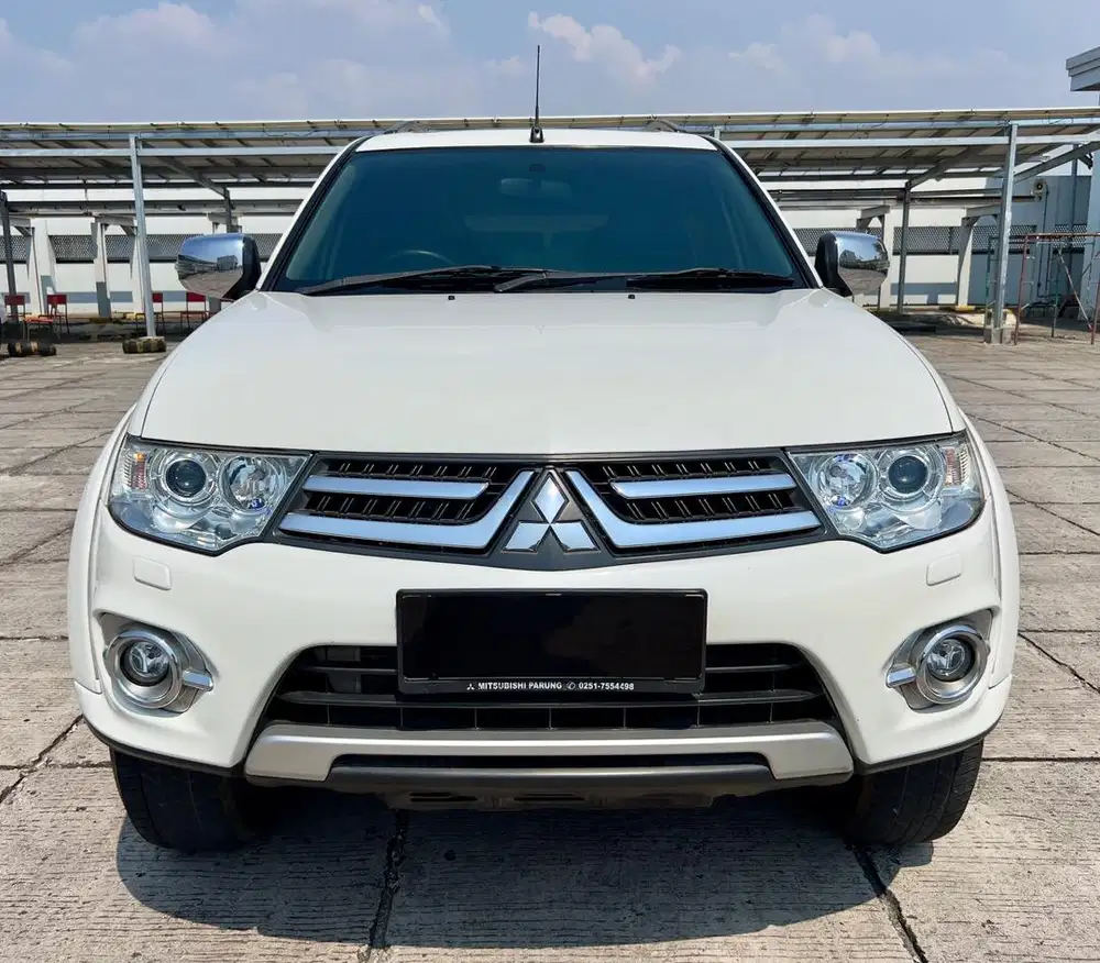 MITSUBISHI PAJERO SPORT DAKAR 2013 PUTIH ISTIMEWA AT TT 2015