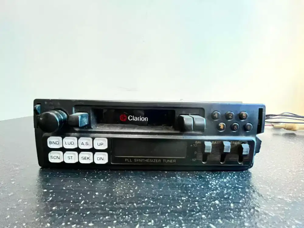 Radio tape mobil jadul Clarion