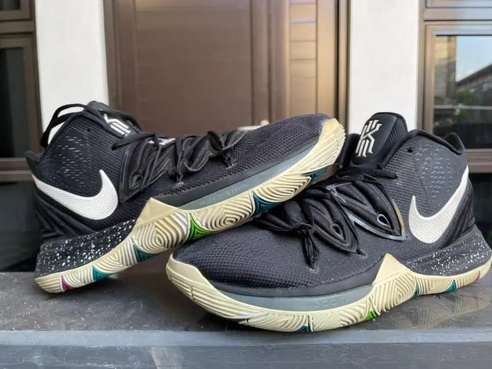 kyrie 5 black magic