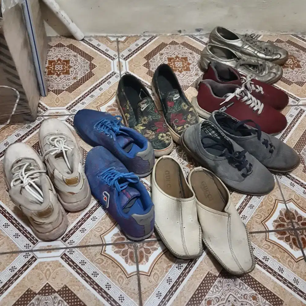 Sepatu Pria Ukuran 41 , 42 , 43 Bonus Sandal Layak Pakai