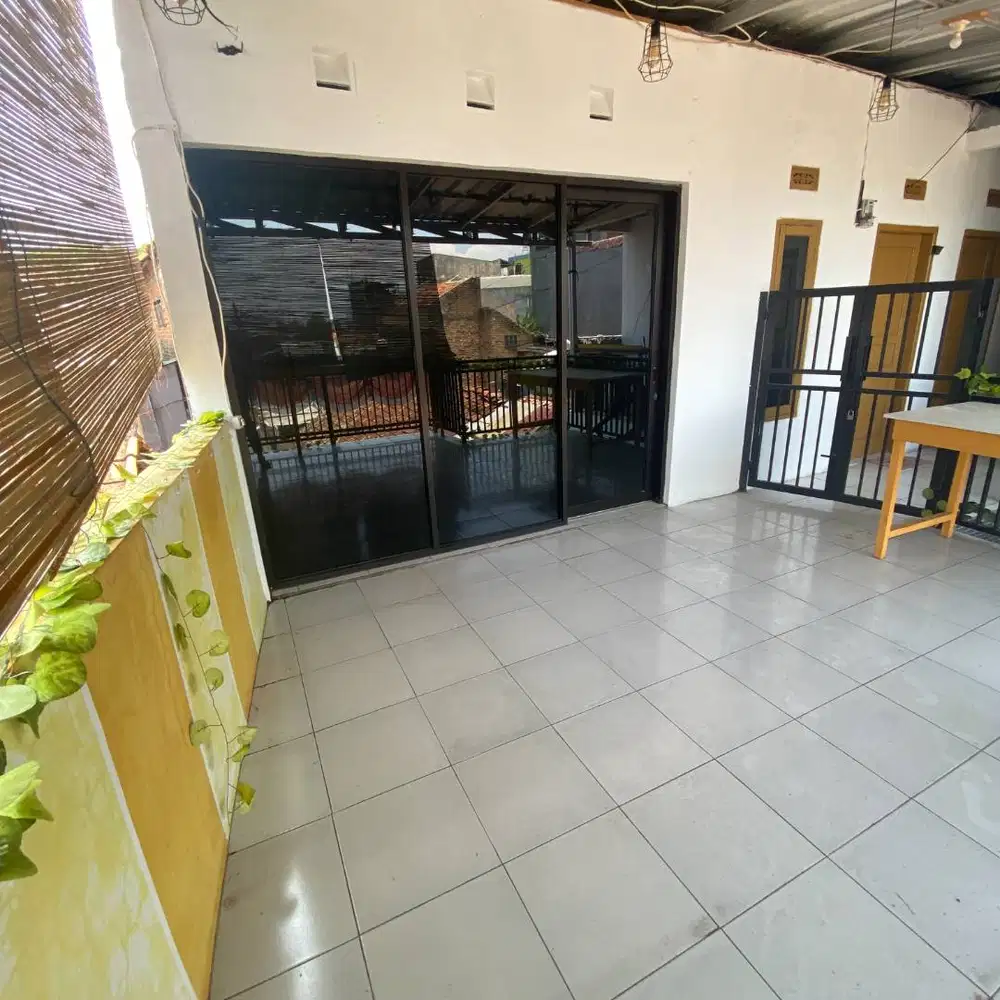 osan Bersih & Nyaman, Kamar Mandi Dalam, Teras Depan Luas