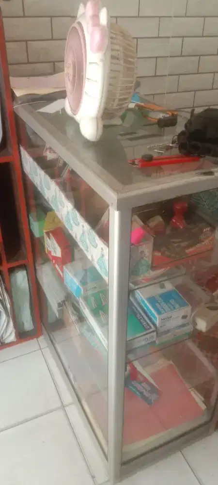 Etalase untuk warung