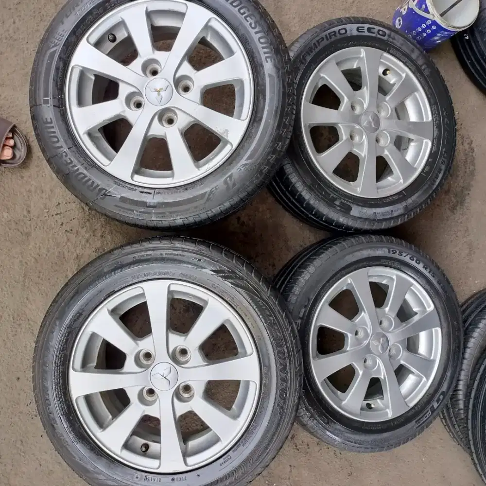 Velg original/OEM Mitsubishi Lancer cedia s5 R15 4x114,3 ban 195/60R15