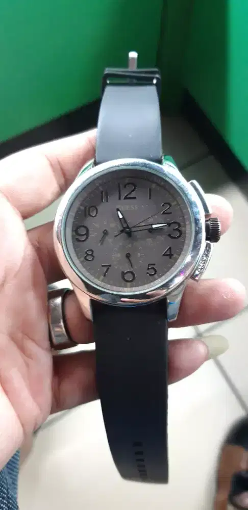 Dijual jam guess