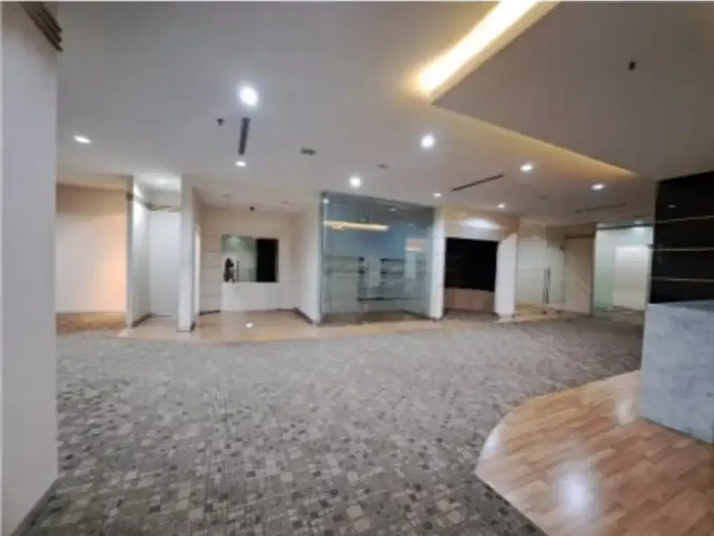 SEWA KANTOR DI JAKARTA SELATAN KUNINGAN 423M2 PARTISI 210K NEGO