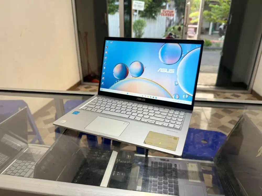 ASUS CORE I3gen11 SSD 512 GB RAM 8 LAYAR 15,6 garansi