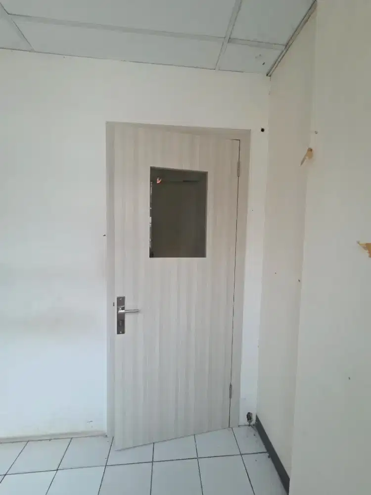 Pintu Bekas Kantor