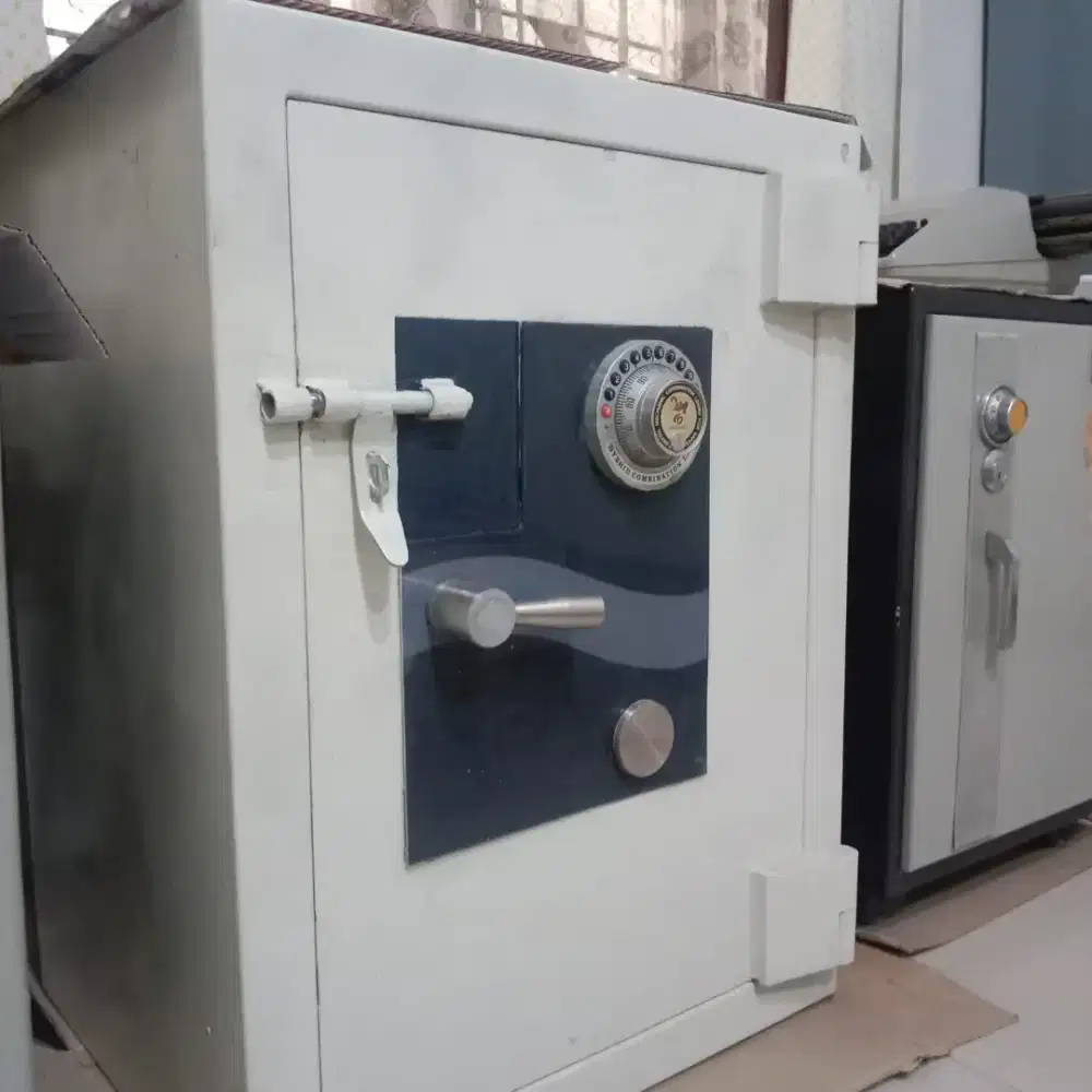 Brankas Solingen Hibrid  Dijual Hrg 5,8 jt