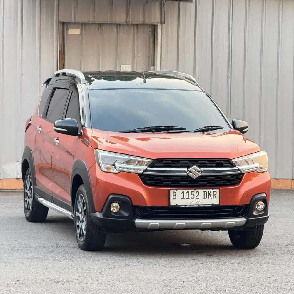 SUZUKI XL7 1.5 ALPHA AT 2022 PMK 2023 TWO TONE