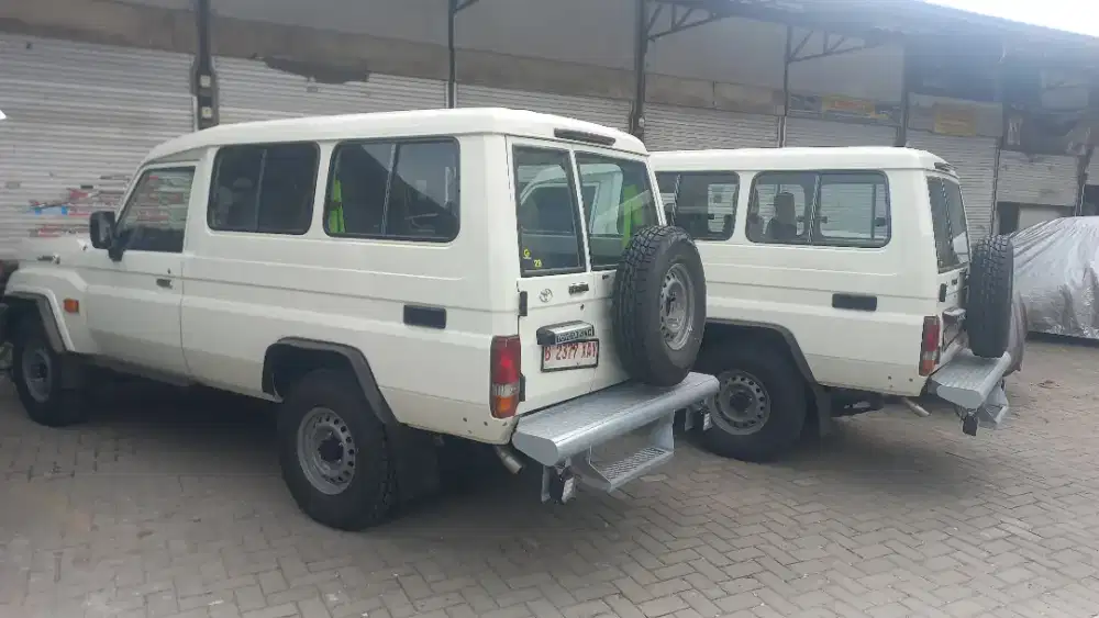 Karyawan Seam Mobil