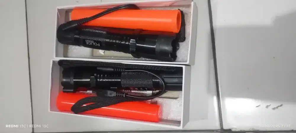 Jual lampu senter SWAT kondisi gembling full dus dan lain nya