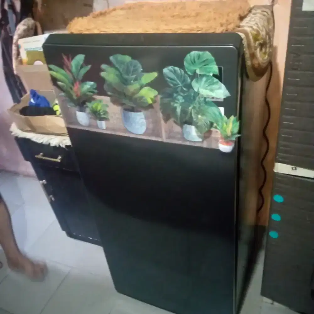 Kulkas 1 Pintu Merk AQUA