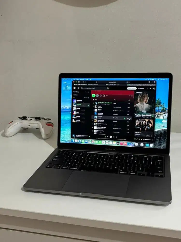 MacBook Pro 2020 M1 13 inch 8/256