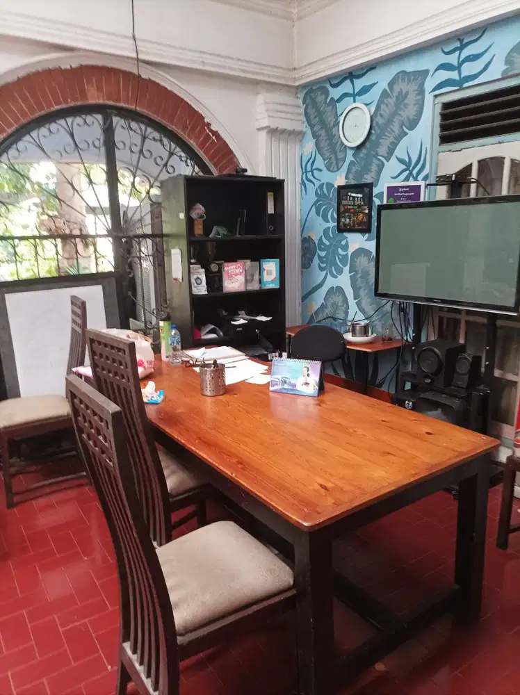 Admin dan kitchen crew